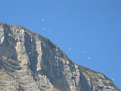 Nuée de parapentes 14